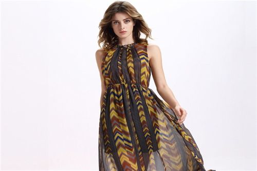 依折服飾加盟優(yōu)勢